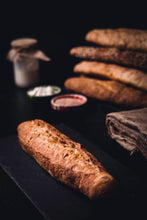 Încarcă imaginea în vizualizatorul Galerie, Baghetă albă cu maia si ceapă prăjită